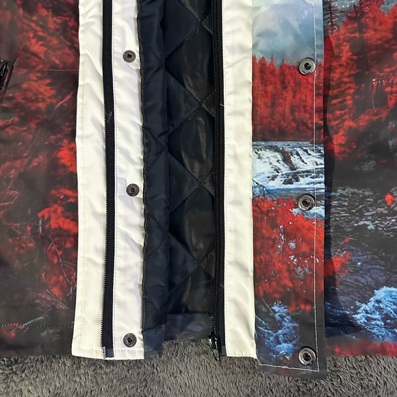 RARE - Red Trees Parka - Diamond Stitch Insulation - Picture 4 of 8